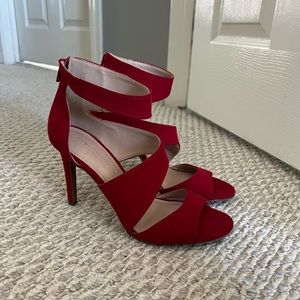 Women’s size 9 red heels